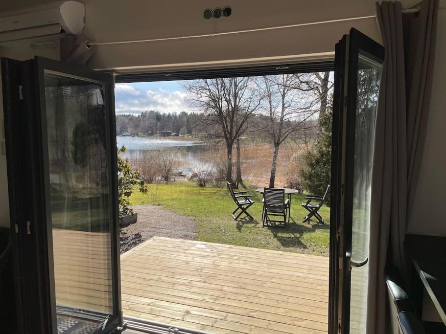 Nyrenoverat Strandnaera Med Fantastisk Utsikt Rimbo Exterior foto